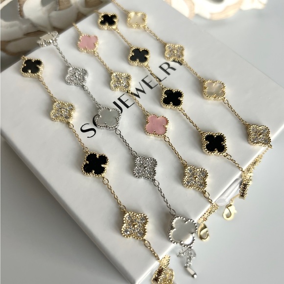 Mother Of Pearl Clover Pink Color Petite Clover Luxury Jewelry - Picture 4 of 8